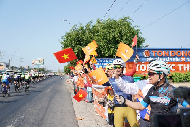 Chặng 21: Nội binh "xé gió" soán ngôi tại bến Ninh Kiều- Ảnh 2.