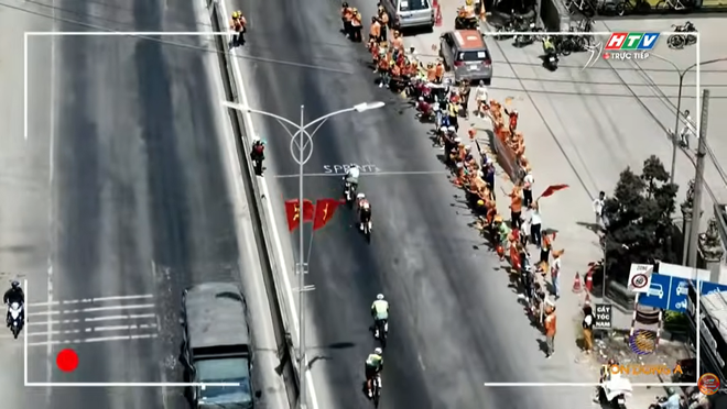 Nguyễn Tấn Hoài tấn công thần tốc, thống trị Sprint 3 chặng 21 - Ảnh 3.