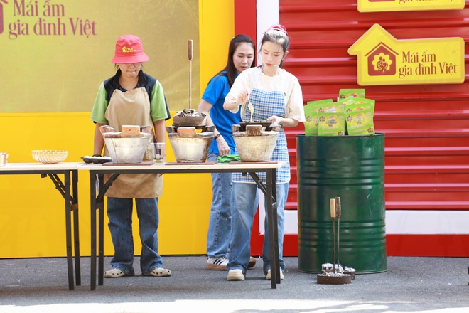 "Mái ấm gia đình Việt" trao hơn 2.6 tỉ đồng trong đợt ghi hình tại TP. Hồ Chí Minh - Ảnh 8.