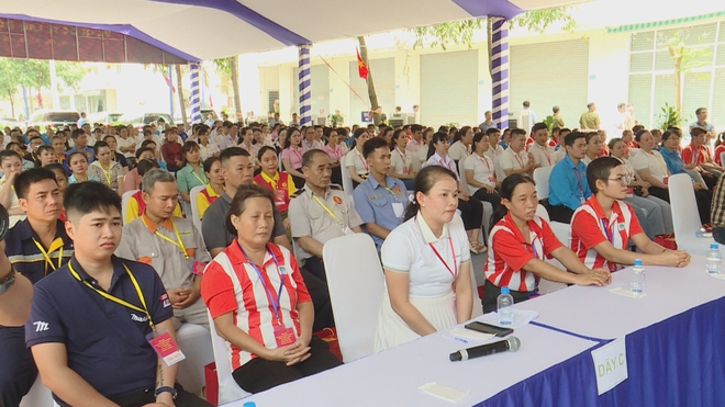Lãnh đạo Đảng, nhà nước thăm, động viên công nhân lao động TP. Hồ Chí Minh - Ảnh 2.