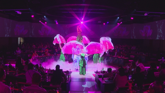 Rực rỡ sắc màu nghệ thuật truyền thống tại TP. Hồ Chí Minh dịp đại lễ - Ảnh 6.