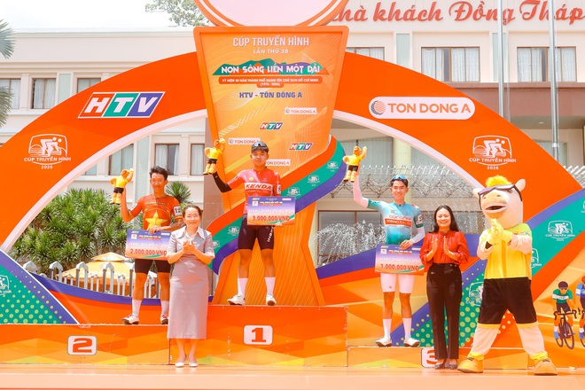 Ảnh đẹp chặng 23 Cúp Truyền hình 2026: Cuộc cạnh tranh của các chân rút mạnh nhất - Ảnh 11.