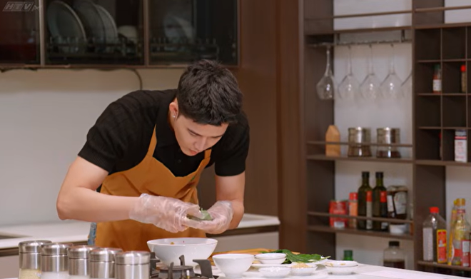 "Chinh phục thực khách - Mùa 4" | Tập 9: Diễn viên Trung Tuấn và Dương Minh Ngọc trổ tài với món cuốn đủ vị - Ảnh 2.