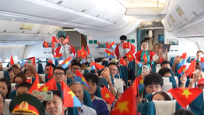 Chuyến bay mang giai điệu tự hào: Kết nối ký ức lịch sử giữa bầu trời hòa bình - Ảnh 7.