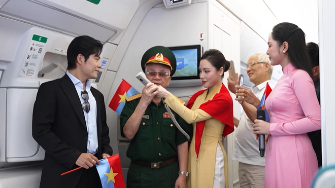 Chuyến bay mang giai điệu tự hào: Kết nối ký ức lịch sử giữa bầu trời hòa bình - Ảnh 10.