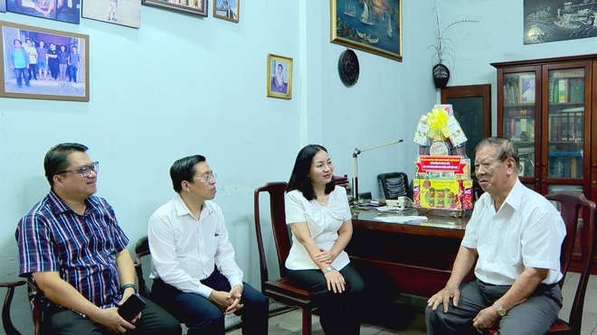 Đoàn lãnh đạo Ủy ban Mặt trận Tổ quốc Việt Nam TP. Hồ Chí Minh thăm nhân sĩ, cá nhân tiêu biểu - Ảnh 1.