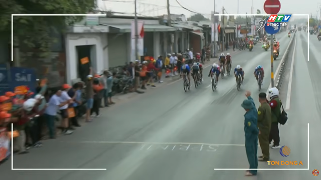 Kịch tính màn so kè tốc độ của Marchuk Dzianis tại Sprint 1 chặng 24 - Ảnh 2.