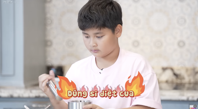 Mẹ vắng nhà, Ba là siêu nhân: Mâm cơm gắn kết tình thân ba thế hệ- Ảnh 1.