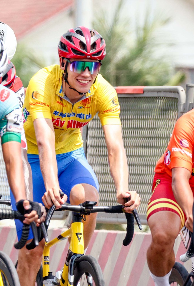 Ảnh đẹp chặng 25 - Cúp Truyền hình 2026 về đích rực rỡ - Ảnh 13.