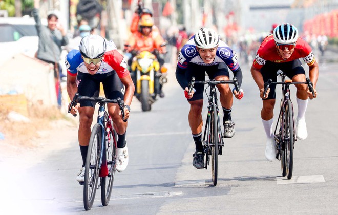 Ảnh đẹp chặng 25 - Cúp Truyền hình 2026 về đích rực rỡ - Ảnh 8.