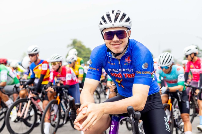 Khoảnh khắc đẹp Chặng 2: Vòng đua từ Việt Trì - Vĩnh Yên - Đông Anh - Ảnh 11.