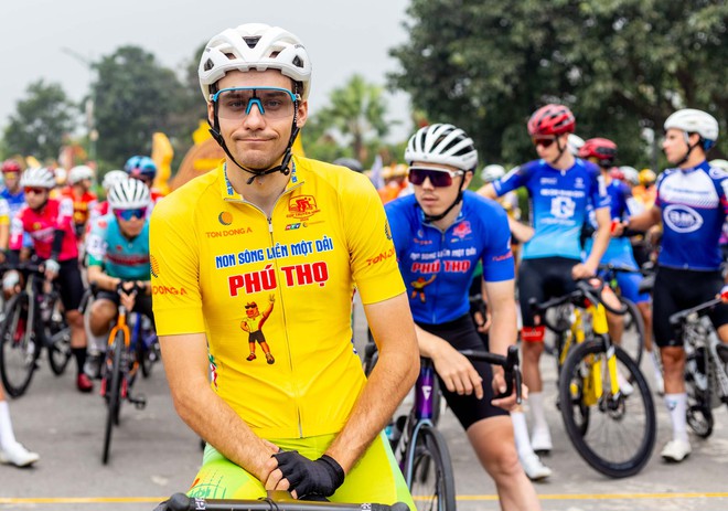 Khoảnh khắc đẹp Chặng 2: Vòng đua từ Việt Trì - Vĩnh Yên - Đông Anh - Ảnh 10.
