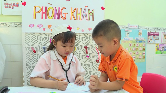 Không để bệnh tay chân miệng vào trường học - Từ tổ chức bữa ăn đến sinh hoạt hàng ngày - Ảnh 2.