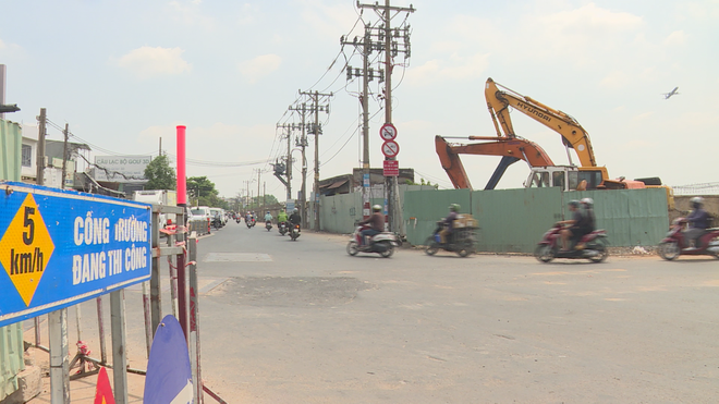 Metro số 2: Chính thức rào chắn, chuẩn bị thi công ga Lê Thị Riêng và Phạm Văn Bạch - Ảnh 2.