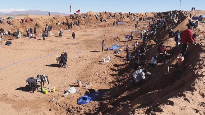 Kể chuyện Kinh thánh qua những tác phẩm điêu khắc cát - Ảnh 3.