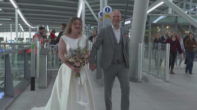 Hà Lan: Đám cưới bình dị lan tỏa thông điệp môi trường - Ảnh 3.