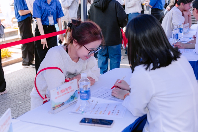 Triển khai chiến dịch “Salad First” tại Đại học Y - Dược, Đại học Huế, thúc đẩy thói quen ăn rau đến sinh viên - Ảnh 3.