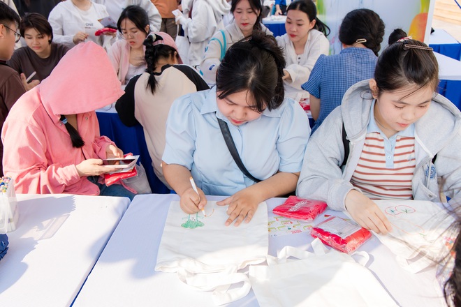 Triển khai chiến dịch “Salad First” tại Đại học Y - Dược, Đại học Huế, thúc đẩy thói quen ăn rau đến sinh viên - Ảnh 4.