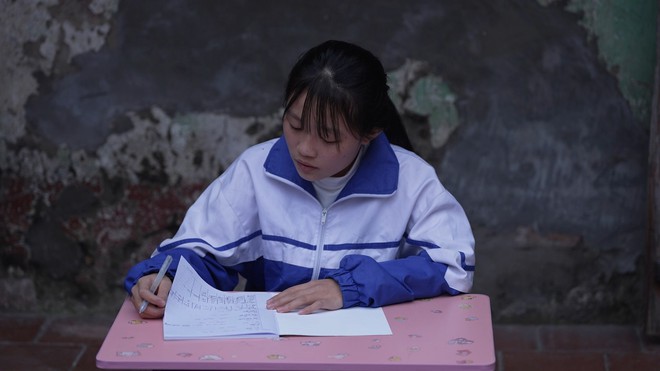 Phương Thảo: Cô bé mồ côi "xài ké" wifi hàng xóm để theo đuổi ước mơ - Ảnh 5.