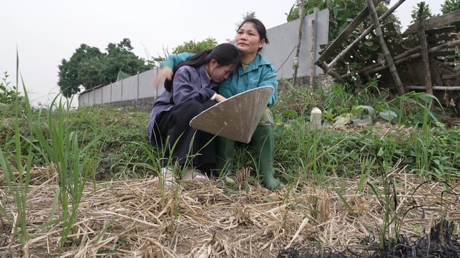 Phương Thảo: Cô bé mồ côi "xài ké" wifi hàng xóm để theo đuổi ước mơ - Ảnh 7.