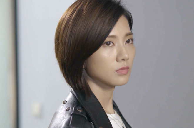 Bà trùm: Cặp song sinh hoán đổi và bánh xe số mệnh - Ảnh 3.