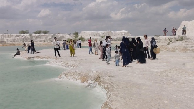 Ấn Độ: khi bãi rác trở thành điểm du lịch hút khách - Ảnh 3.