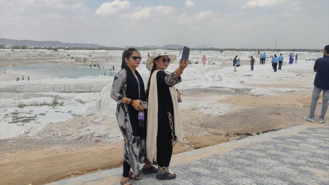 Ấn Độ: khi bãi rác trở thành điểm du lịch hút khách - Ảnh 4.