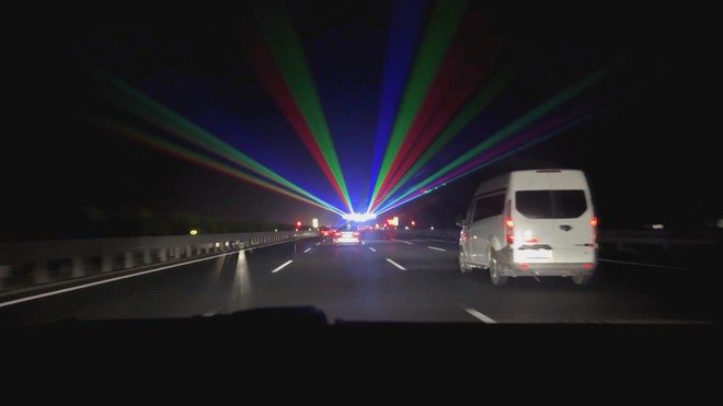 Trung Quốc: Lắp đèn nhiều màu chống ngủ gật trên cao tốc - Ảnh 4.