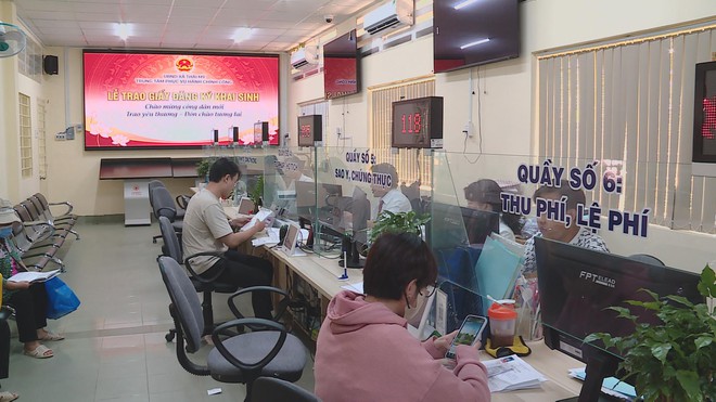 Trẻ đăng ký khai sinh đúng hạn được nhận quà và thư chúc mừng - Ảnh 5.