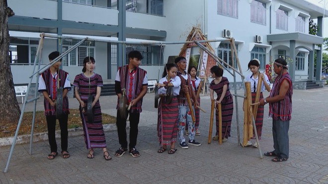 Thời sự HTV ngày 9/4/2026 | Doanh nghiệp vận tải hoạt động cầm chừng trước biến động nhiên liệu- Ảnh 4.