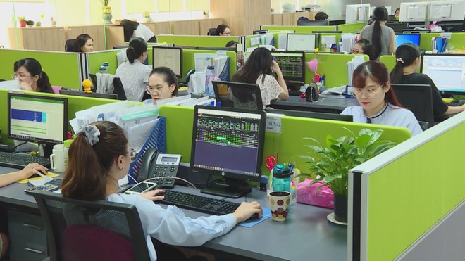 Thị trường chứng khoán bật tăng sau thông tin giữ nguyên lộ trình nâng hạng  - Ảnh 4.