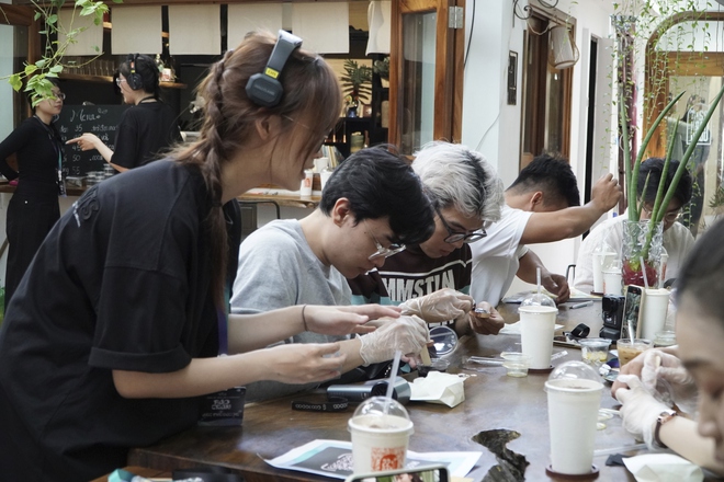 Triển lãm & Workshop Cộng Sắc: Khi nghệ thuật khảm xà cừ Gò Công trở thành ngôn ngữ mới của giới trẻ - Ảnh 16.