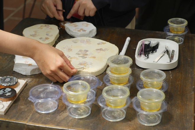 Triển lãm & Workshop Cộng Sắc: Khi nghệ thuật khảm xà cừ Gò Công trở thành ngôn ngữ mới của giới trẻ - Ảnh 14.