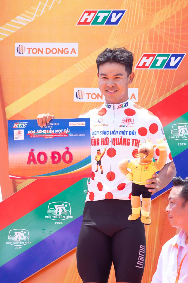 Khoảnh khắc đẹp chặng 7: Vượt nắng vượt gió | Cúp Truyền hình 2026 - Ảnh 9.