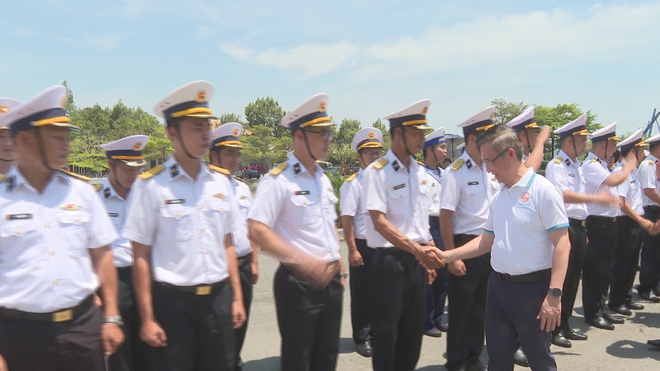 Đoàn công tác số 12 hoàn thành chuyến thăm Trường Sa, nhà giàn DK1 - Ảnh 2.