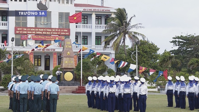 Đoàn công tác số 12 hoàn thành chuyến thăm Trường Sa, nhà giàn DK1 - Ảnh 4.