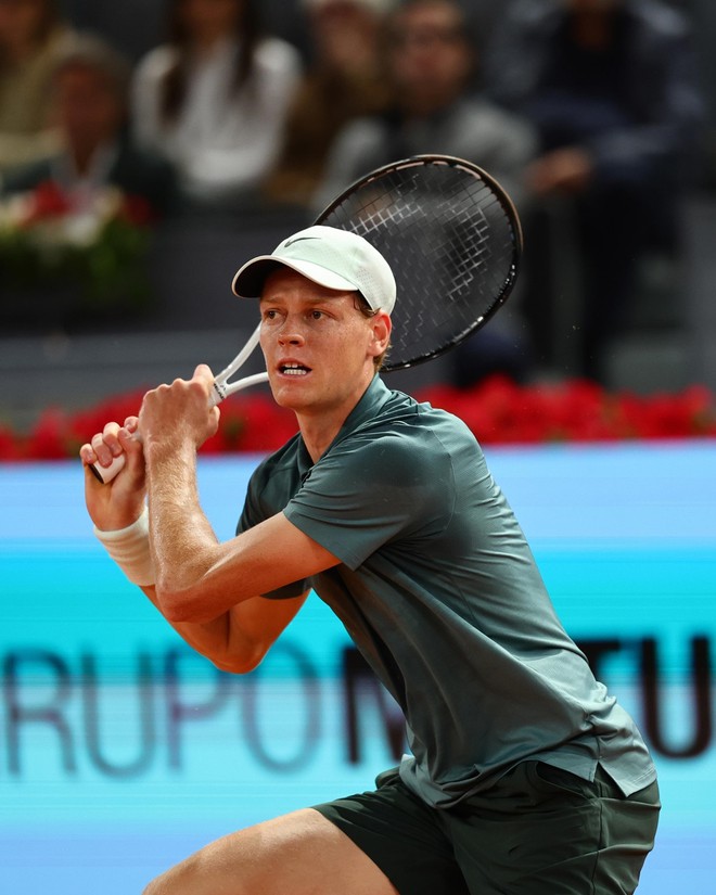 Vào bán kết Madrid Open, Jannik Sinner thiết lập cột mốc mới trong sự nghiệp - Ảnh 2.