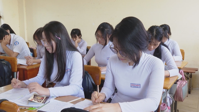 Tăng tốc ôn tập, tiếp sức học sinh trước kỳ thi quan trọng- Ảnh 2.