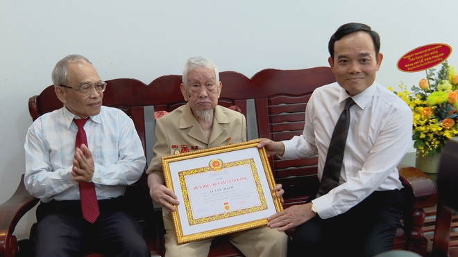 Thời sự HTV ngày 18/5/2026 | Nhà khoa học mang tri thức trở về đóng góp cho quê hương - Ảnh 5.