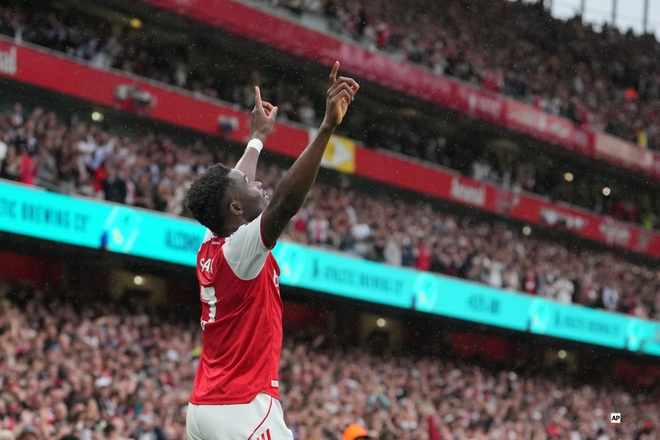 Arsenal tiến sát chức vô địch Ngoại hạng Anh - Ảnh 2.