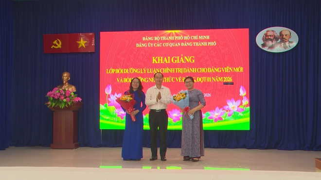 Thời sự trưa HTV ngày 22/5/2026 | Khai giảng lớp bồi dưỡng lý luận chính trị dành cho đảng viên mới và nhận thức Đảng năm 2026- Ảnh 3.