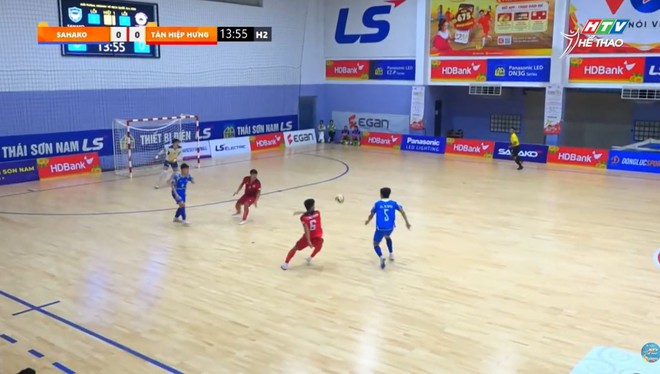 Sahako chiếm ngôi đầu sau vòng 3 giải Futsal vô địch quốc gia - Ảnh 1.