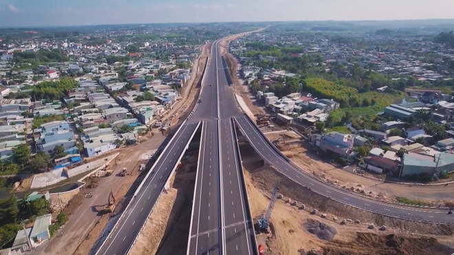 60 Giây ngày 25/5/2026 | Nút giao kết nối cao tốc TP. Hồ Chí Minh - Dầu Giây với Biên Hòa - Vũng Tàu thông xe - Ảnh 1.