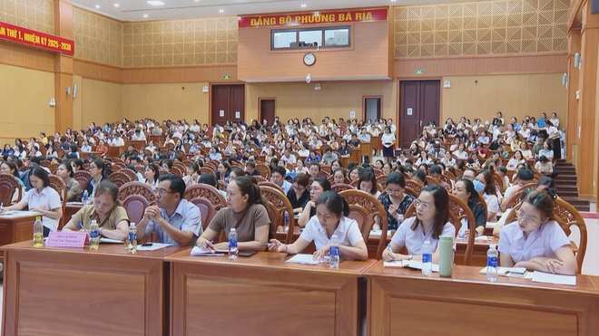 Hơn 300 doanh nghiệp tại TP. Hồ Chí Minh được tháo gỡ vướng mắc về BHXH, BHYT - Ảnh 2.