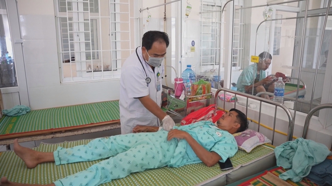 60 Giây ngày 26/5/2026 | TP. Hồ Chí Minh lắp dải phân cách tự động dùng năng lượng mặt trời trên đường Cộng Hòa - Ảnh 6.