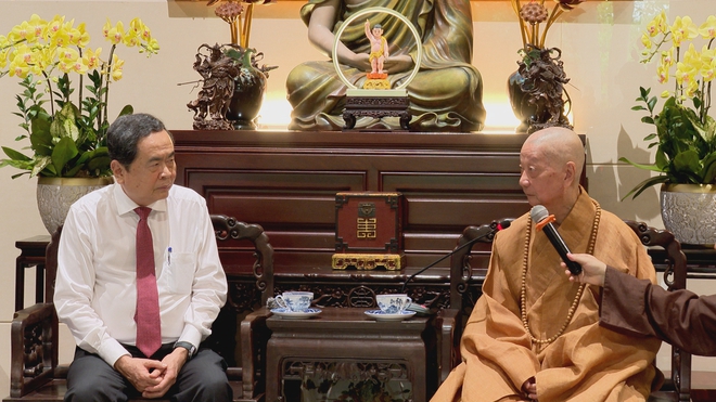 Chủ tịch Quốc hội Trần Thanh Mẫn thăm, chúc mừng Đại lễ Phật đản - Ảnh 2.