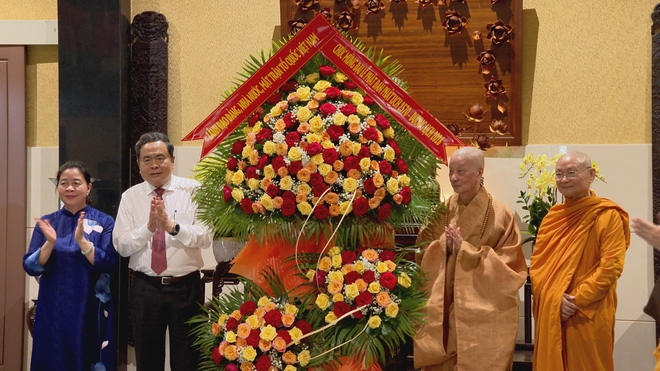 Chủ tịch Quốc hội Trần Thanh Mẫn thăm, chúc mừng Đại lễ Phật đản - Ảnh 3.