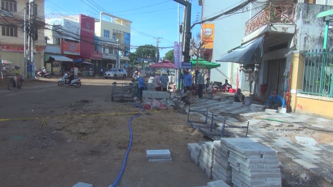 Lâm Đồng thúc tiến độ đường kết nối trung tâm du lịch Mũi Né - Ảnh 2.