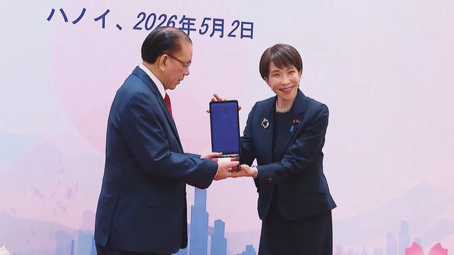 Thời sự trưa HTV ngày 3/5/2026 | Thủ tướng Nhật Bản Takaichi Sanae vào Lăng viếng Chủ tịch Hồ Chí Minh - Ảnh 3.