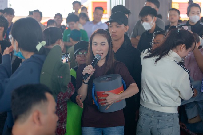 Thanh Thảo kể chuyện "Mái ấm gia đình Việt" để dạy con về lòng trắc ẩn- Ảnh 7.